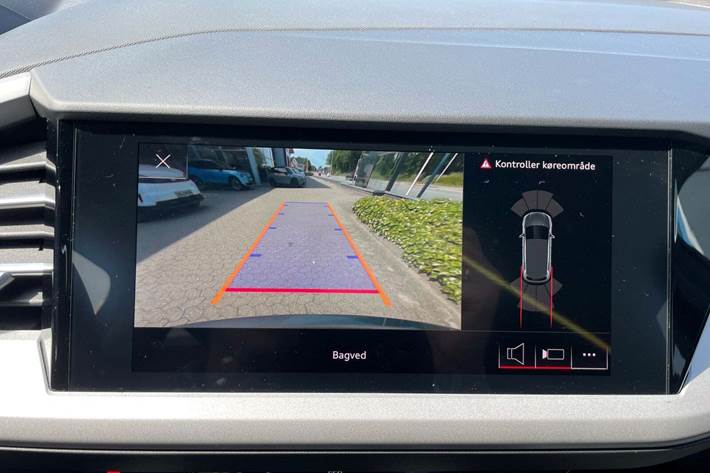 Grå Audi Q4 e-tron fra 2022