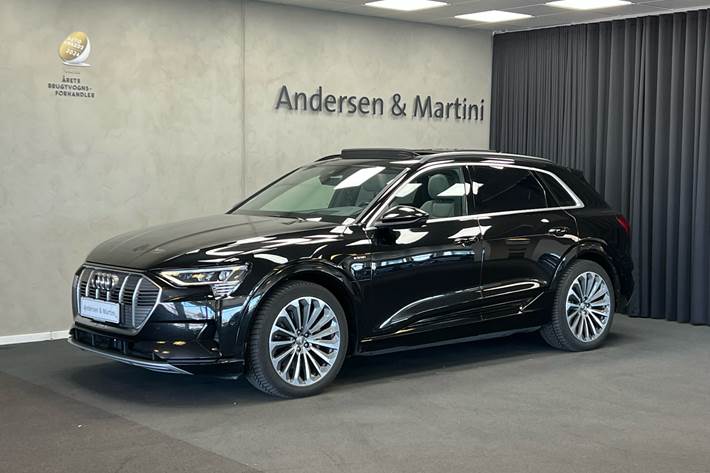 Sort Audi e-tron fra 2019 set udefra