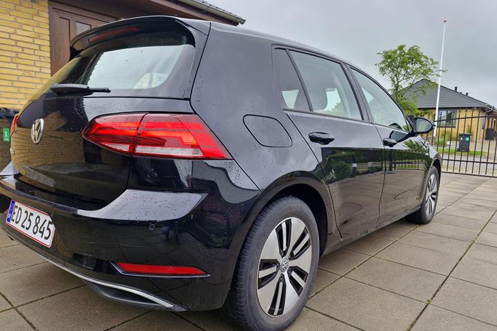 Sort VW Golf fra 2019