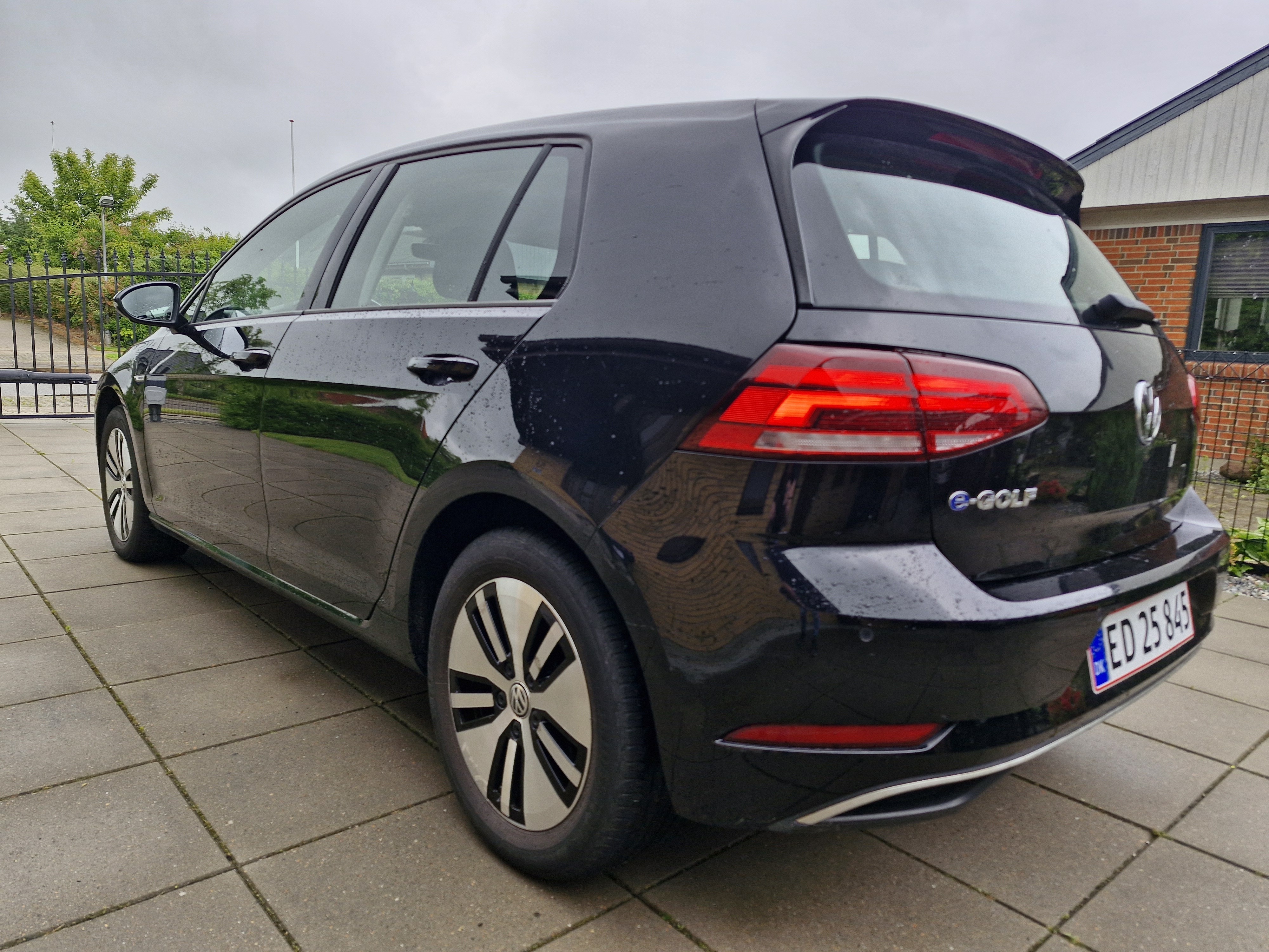 VW Golf E-GOLF