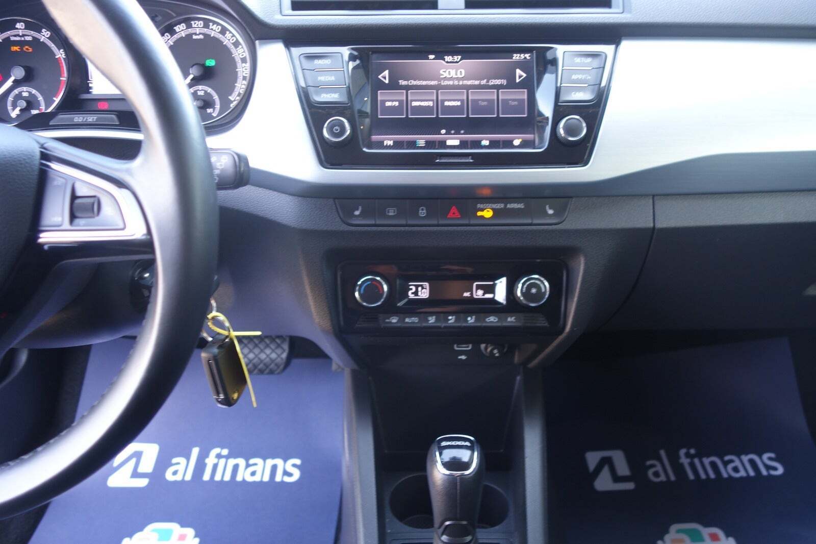 Grå Skoda Fabia fra 2019