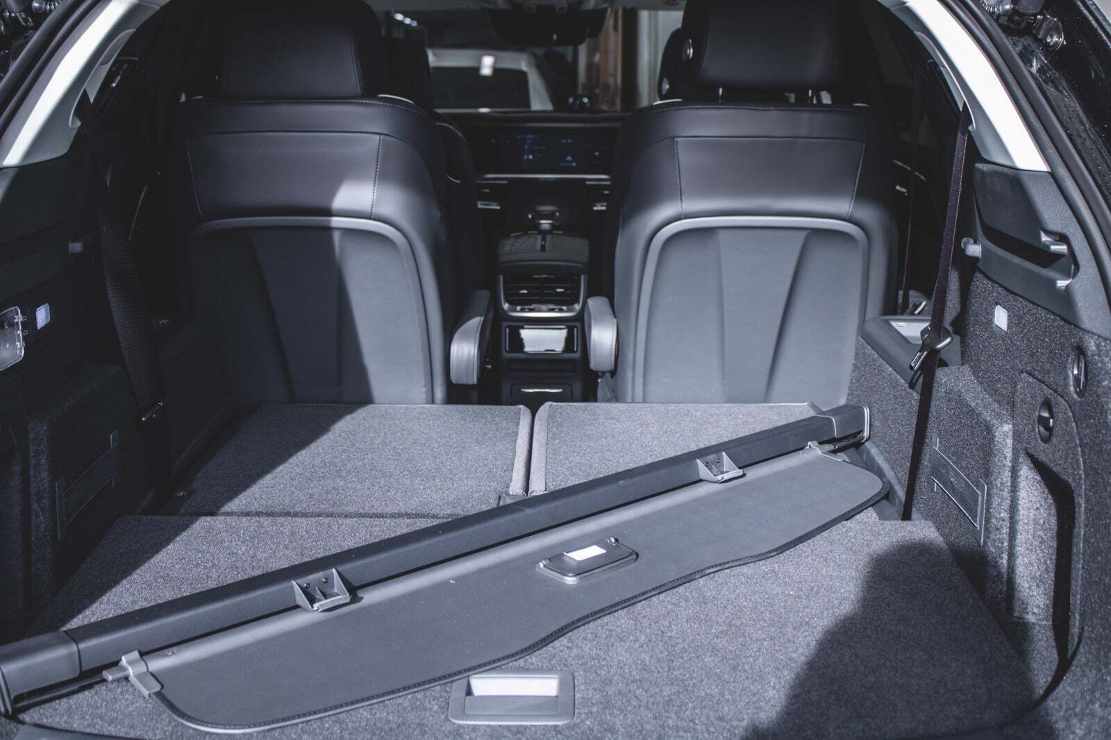 Hvid Hongqi E-HS9 fra 2024