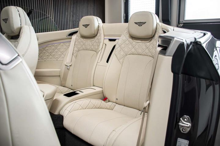 Grå Bentley Continental GTC fra 2019