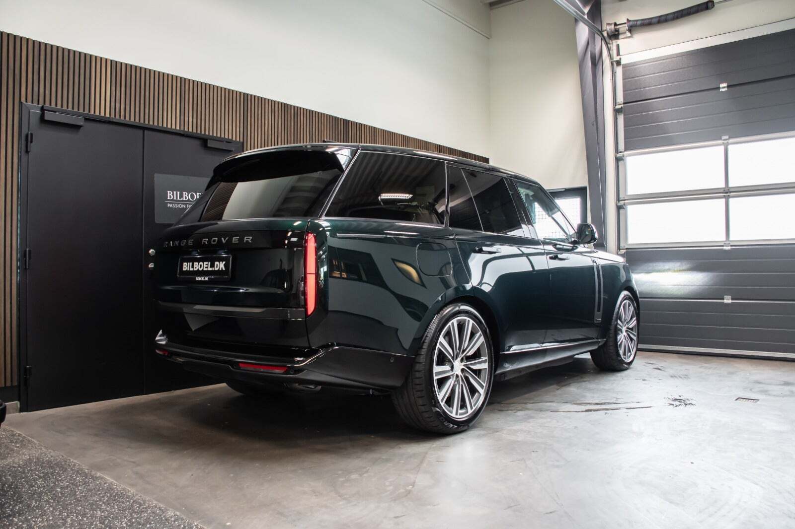 Grøn Land Rover Range Rover fra 2025