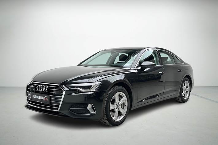 Sort Audi A6 fra 2021 set udefra