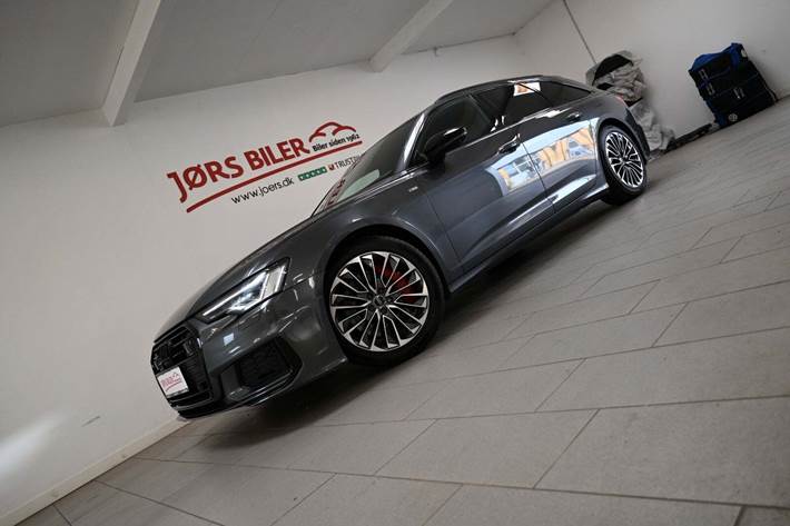 Grå Audi A6 fra 2022