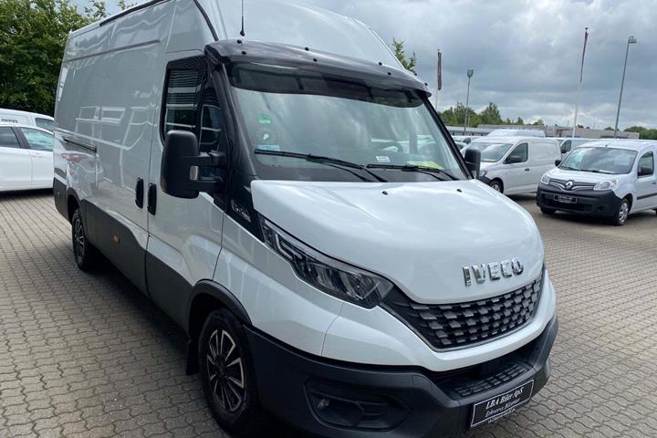 Hvid Iveco Daily fra 2021