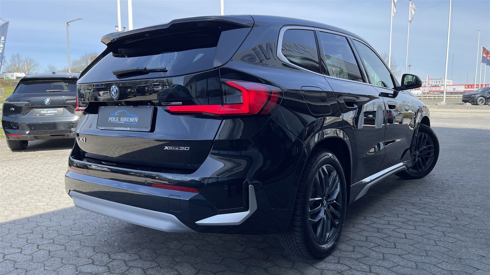 BMW iX1