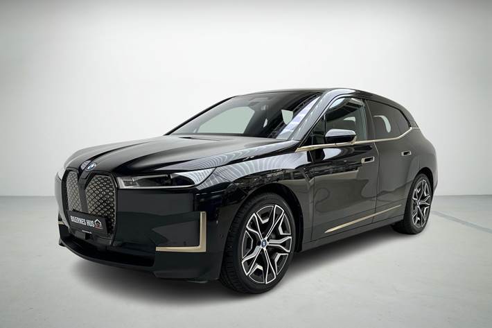 Sort BMW iX fra 2021 set udefra