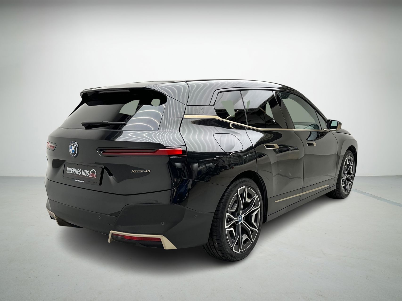 Sort BMW iX fra 2021