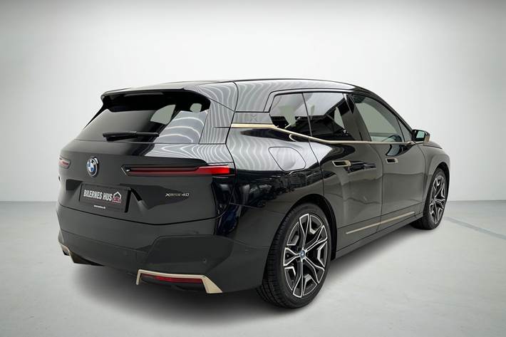 Sort BMW iX fra 2021