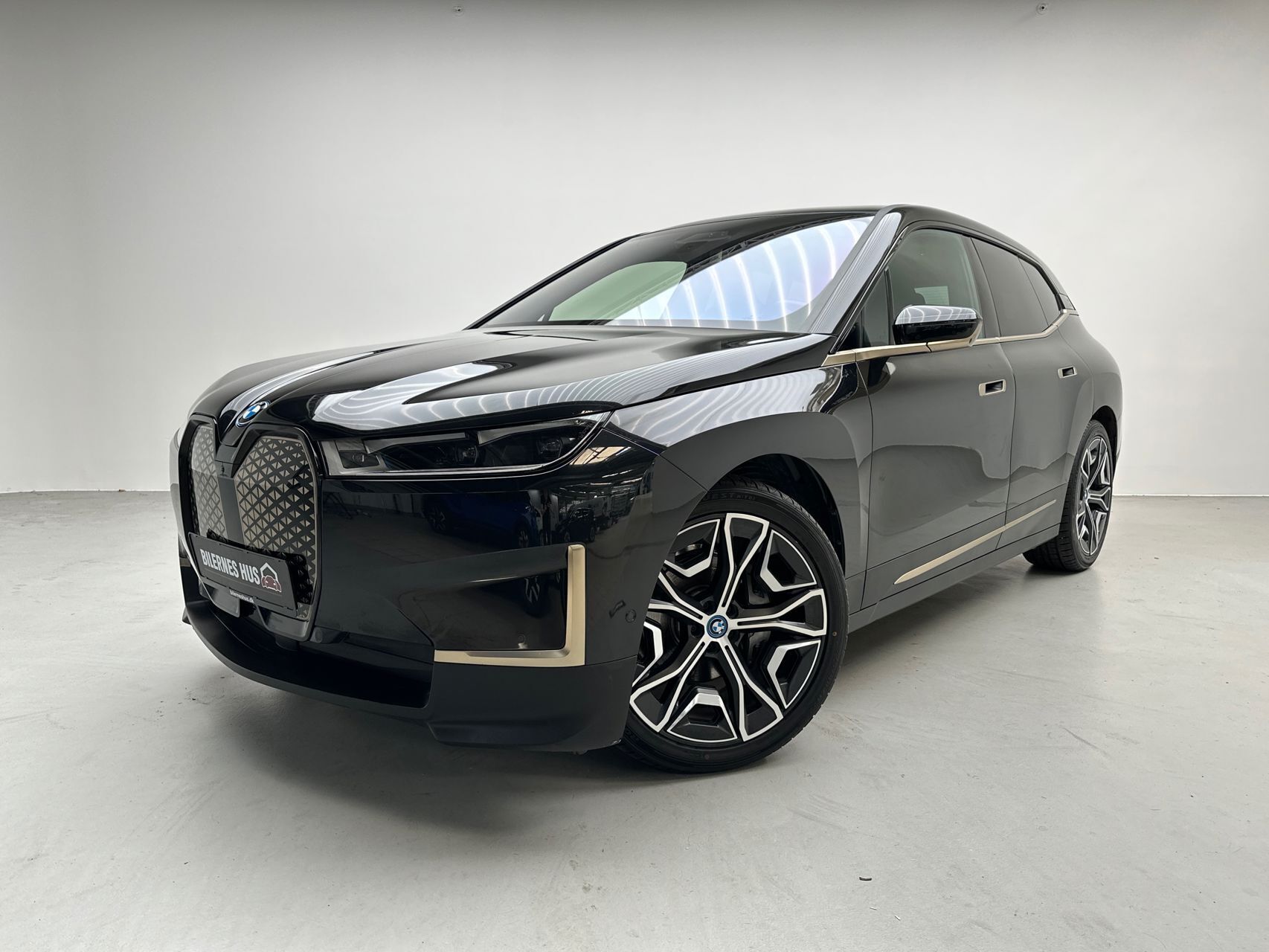 Sort BMW iX fra 2021