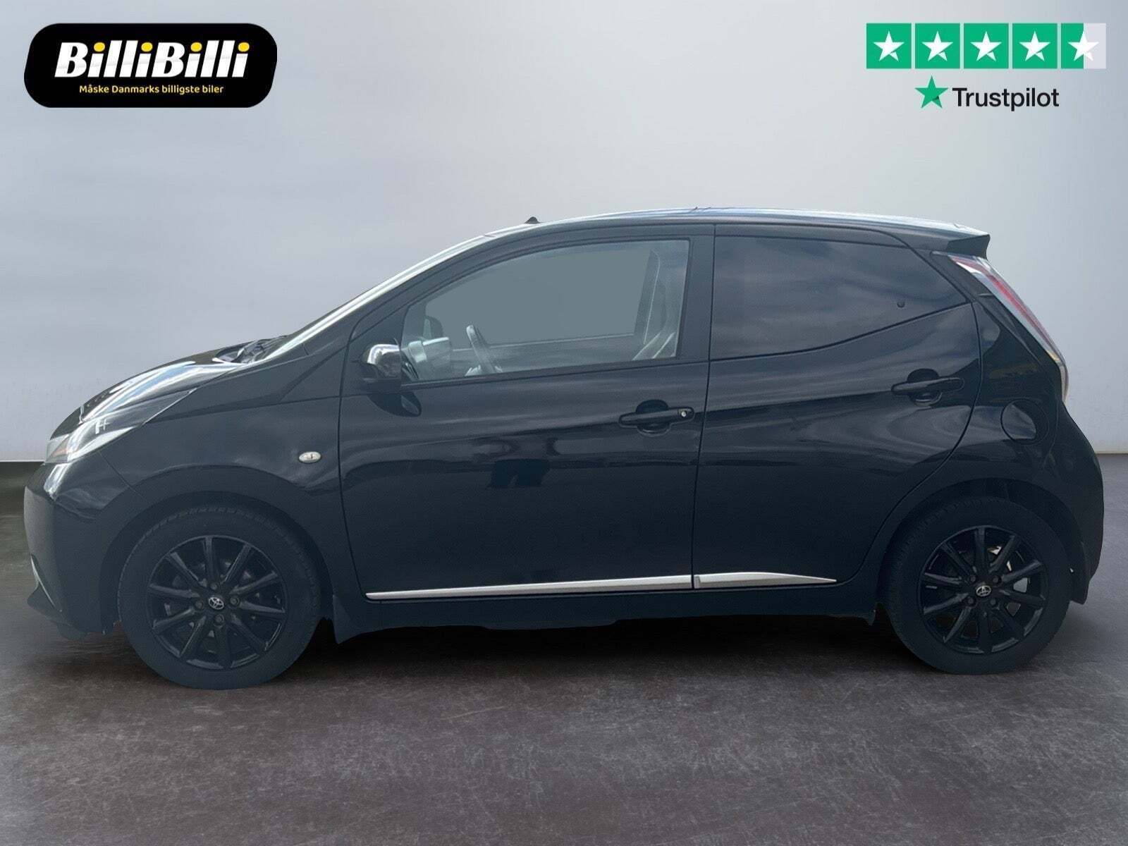 Sort Toyota Aygo fra 2015