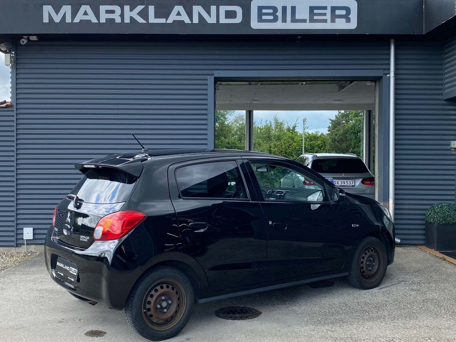 Sort Mitsubishi Space Star fra 2015