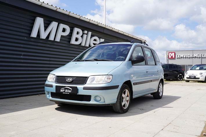 Blå Hyundai Matrix fra 2007 set udefra