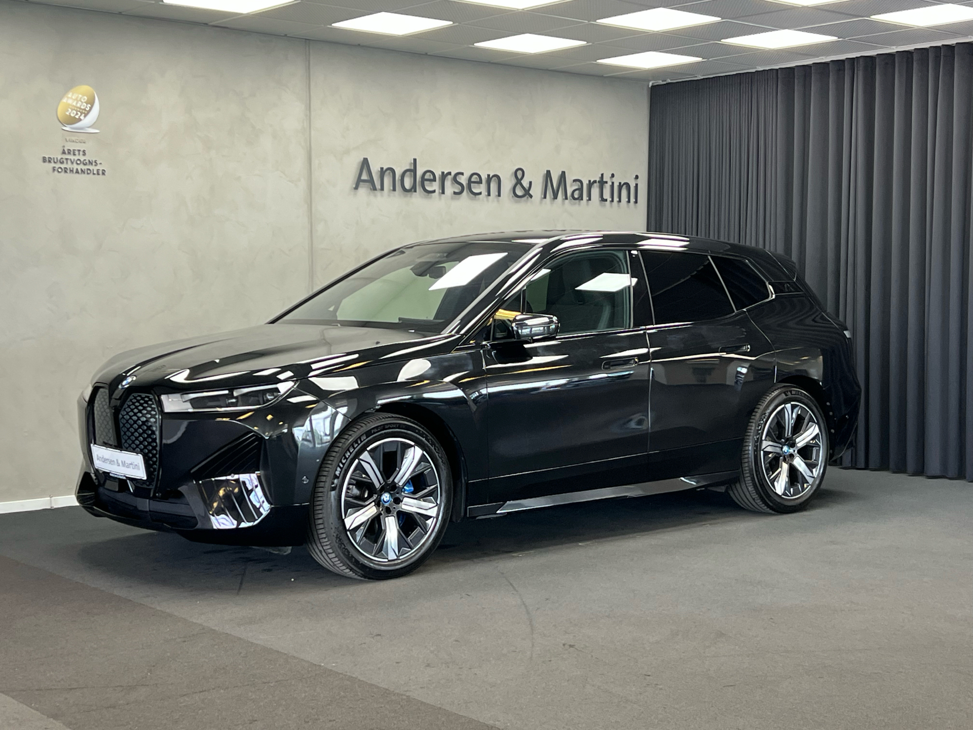 Sort BMW iX fra 2022