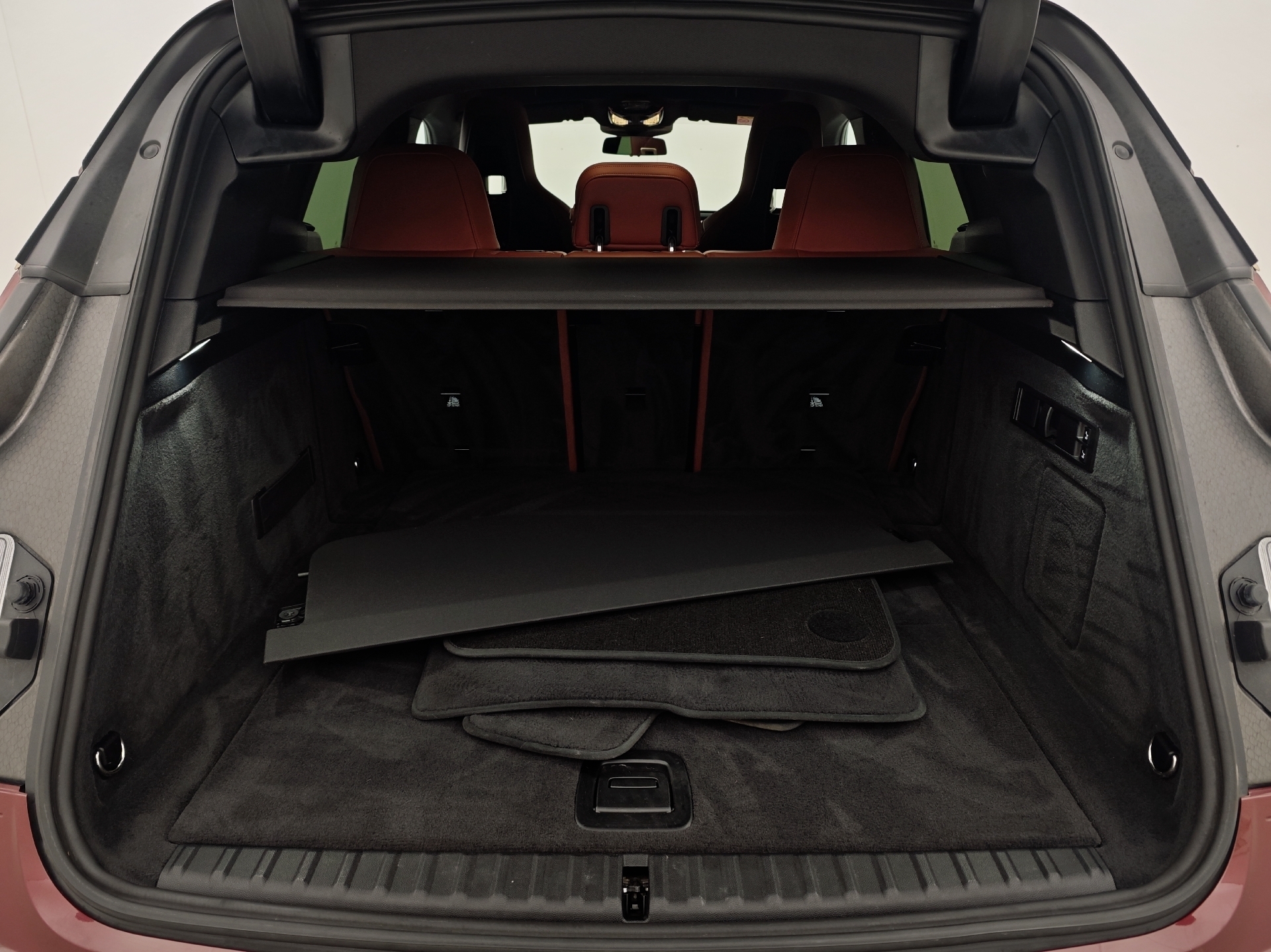 Rød BMW iX fra 2022