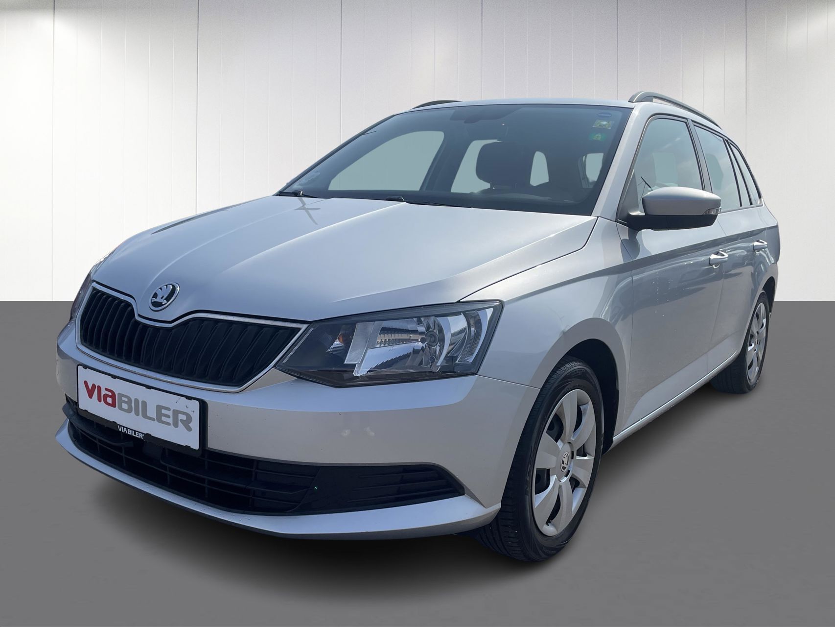 Grå Skoda Fabia fra 2016 set udefra