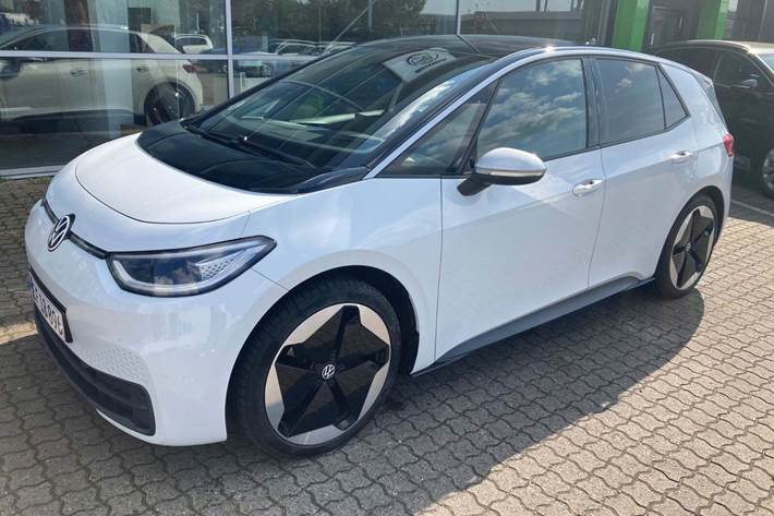 Hvid VW ID.3 fra 2021 set udefra