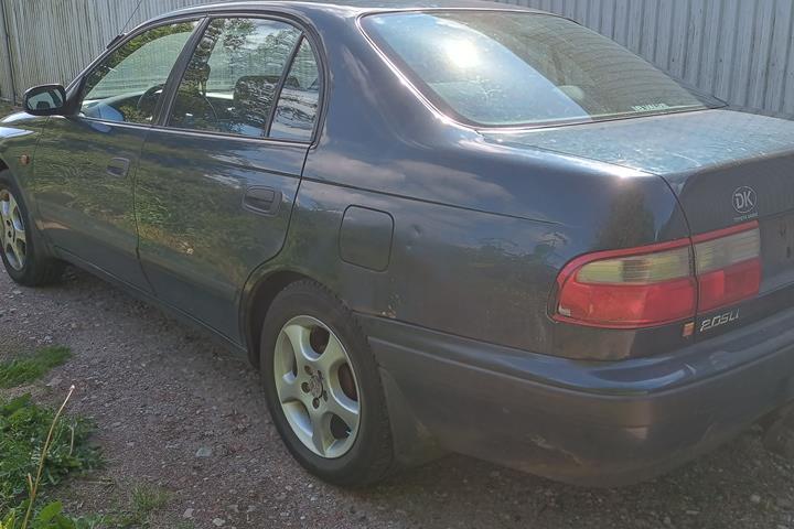 undefined Toyota Carina fra 1996