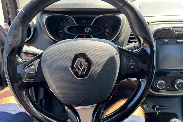 Sølv Renault Captur fra 2014