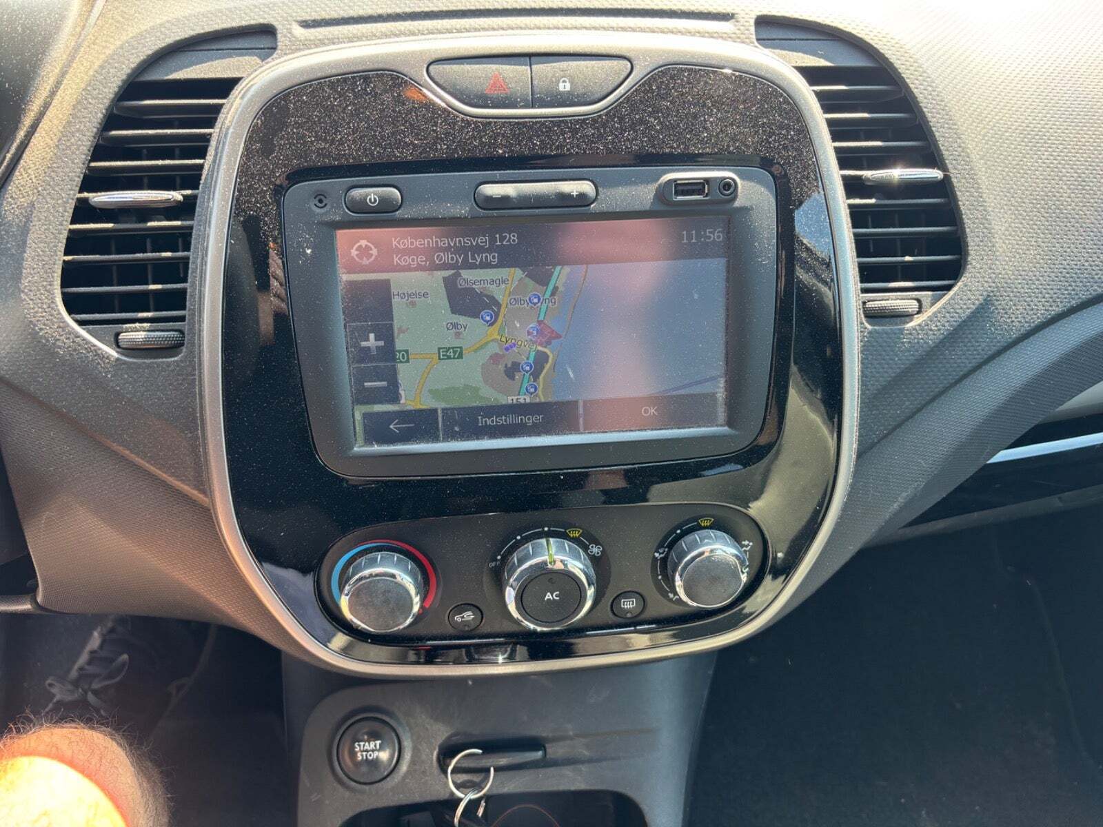 Sølv Renault Captur fra 2014