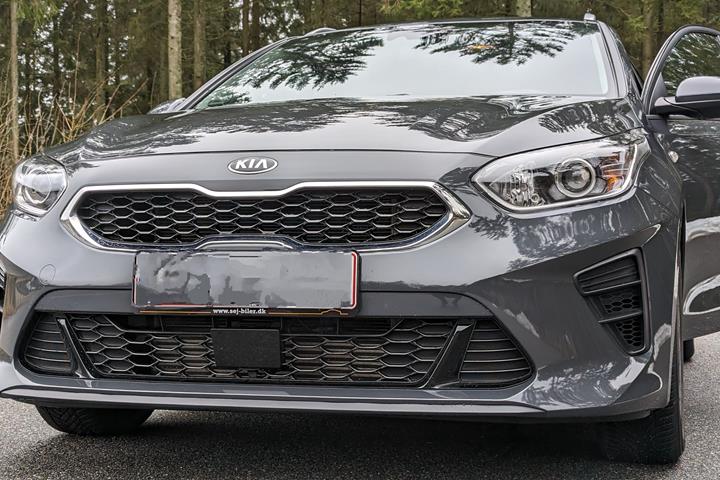Grå Kia Ceed fra 2020