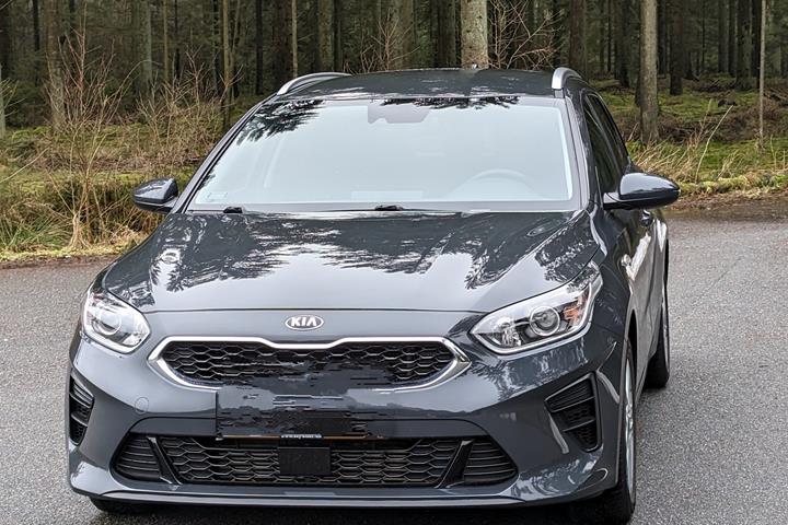 Grå Kia Ceed fra 2020