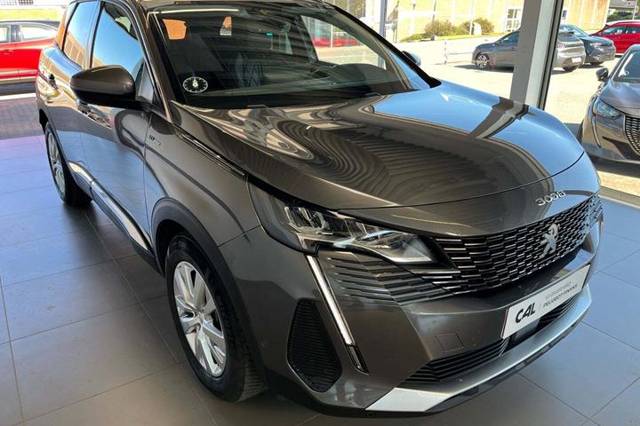 Grå Peugeot 3008 fra 2021