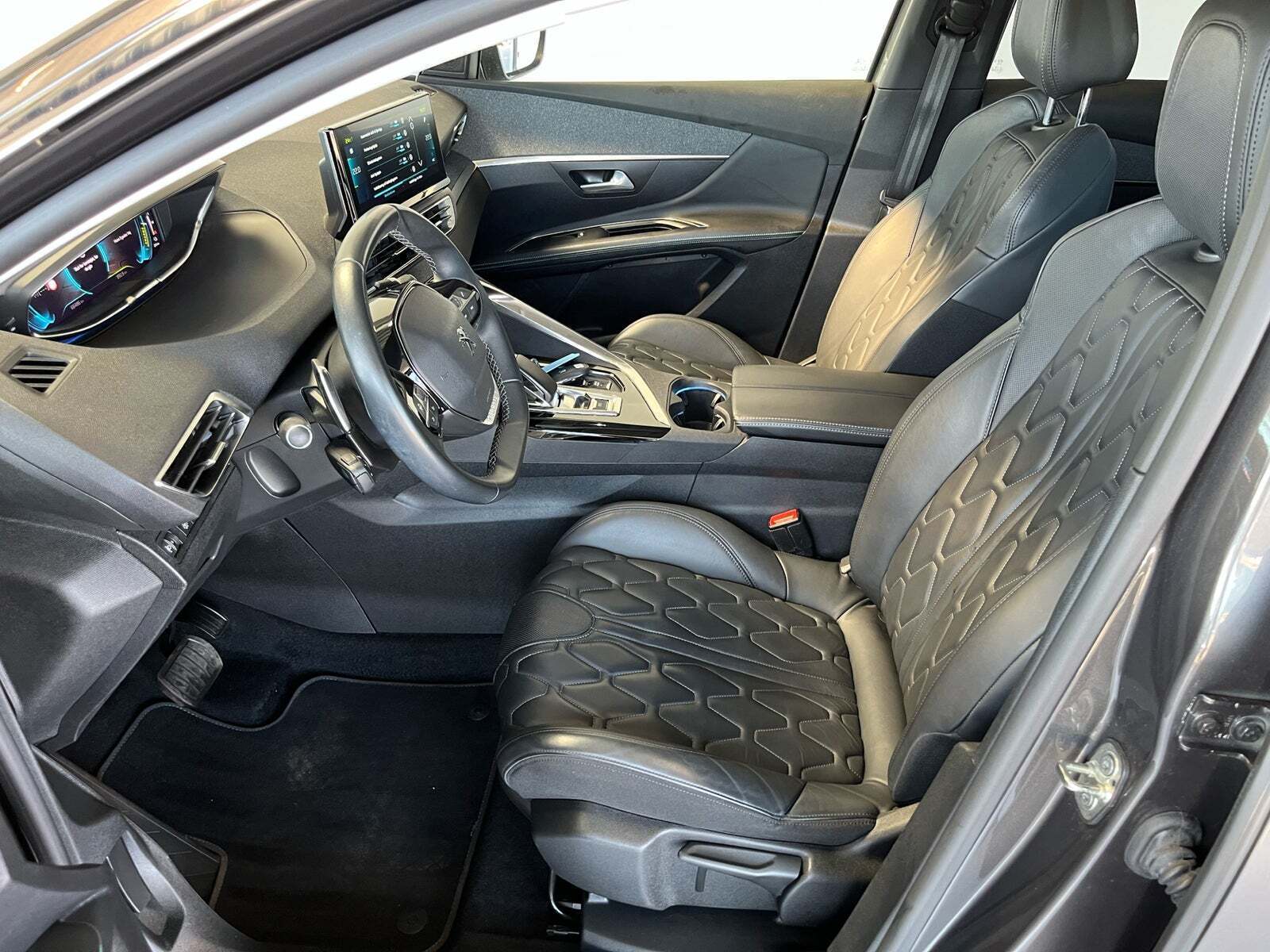 Peugeot 3008 1,6 Hybrid Allure Pack EAT8