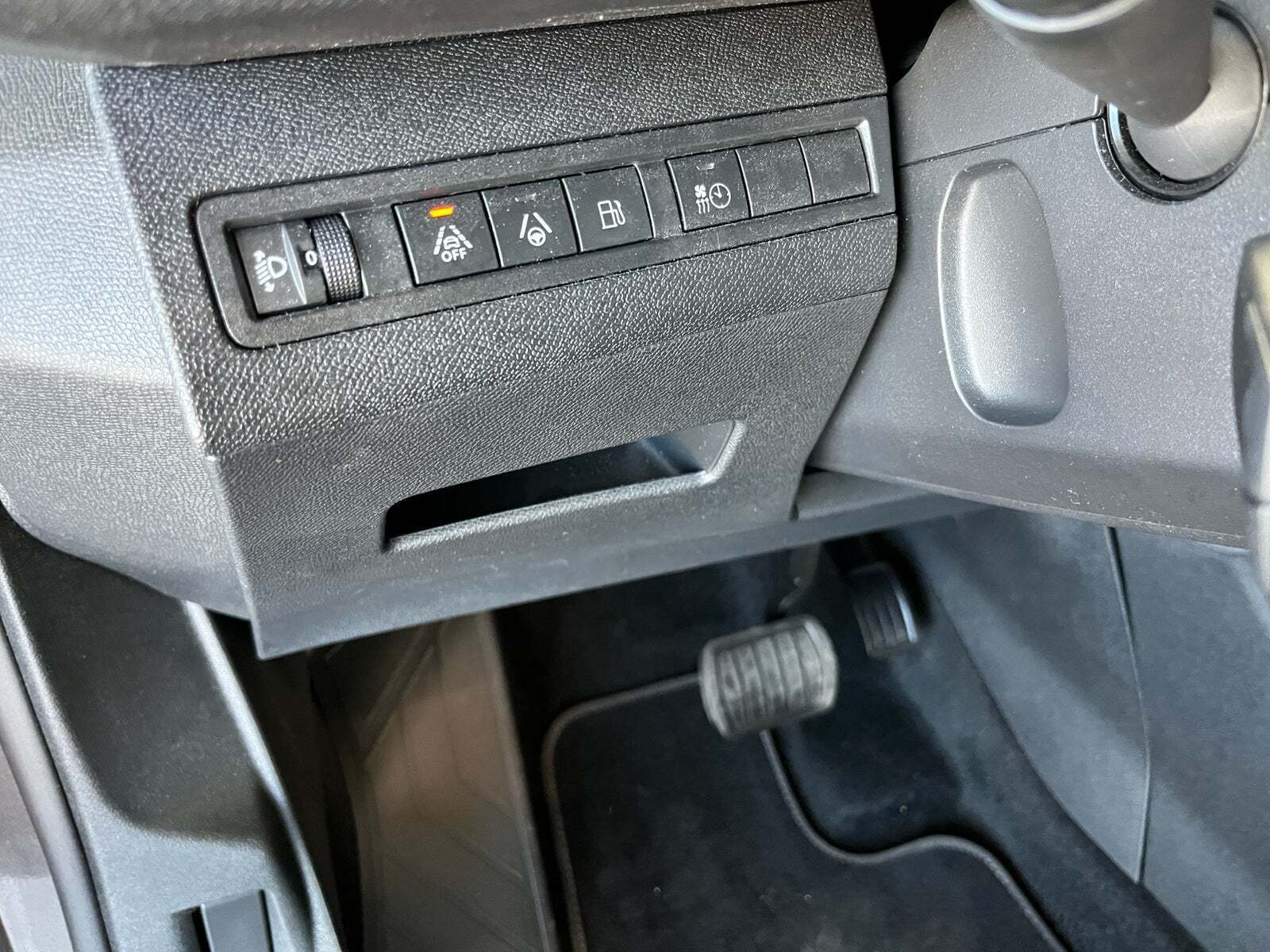 Grå Peugeot 3008 fra 2021