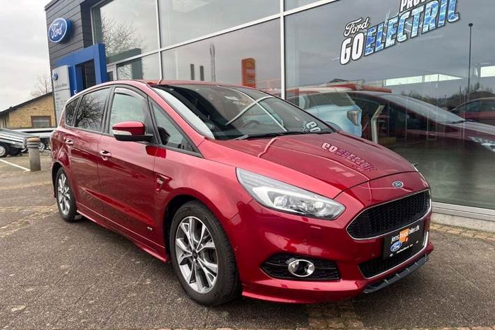 undefined Ford S-MAX fra 2019 set udefra