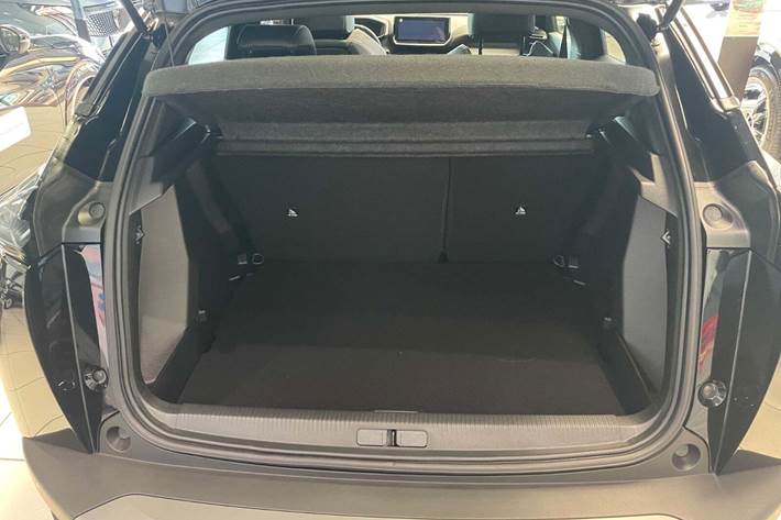 Sort Peugeot e-2008 fra 2025