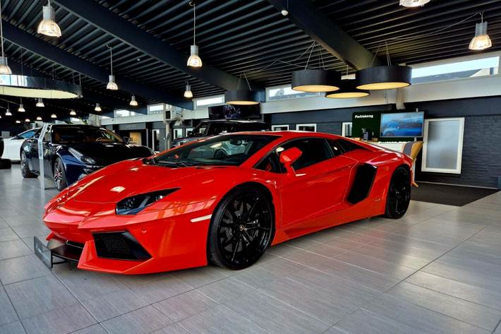 Orange Lamborghini Aventador fra 2013