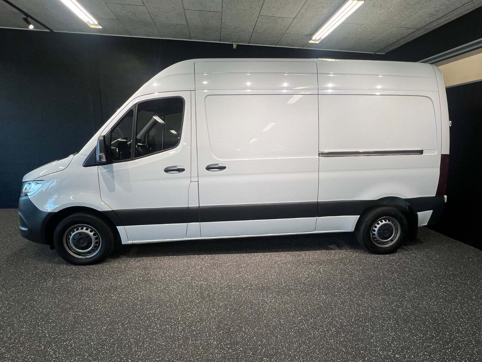 Mercedes Sprinter 214 2,2 CDi A2 Kassevogn aut. FWD