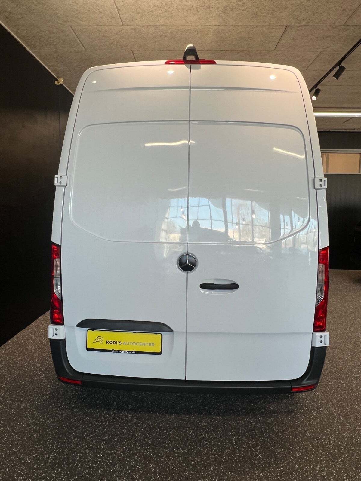 Mercedes Sprinter 214 2,2 CDi A2 Kassevogn aut. FWD