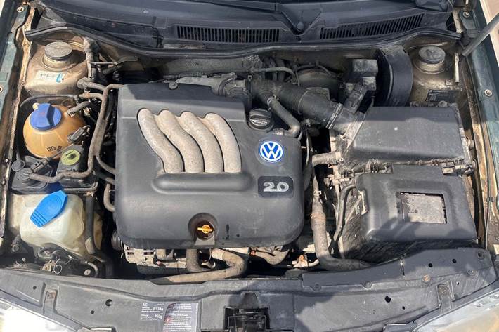 Grøn VW Bora fra 2001 set udefra