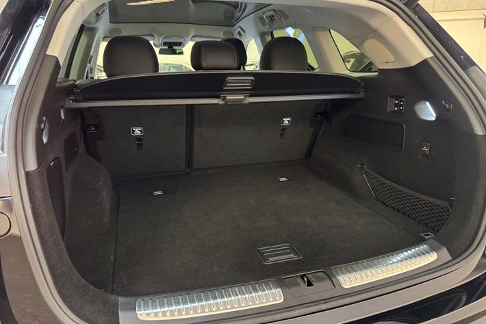 Sort Xpeng G9 fra 2023