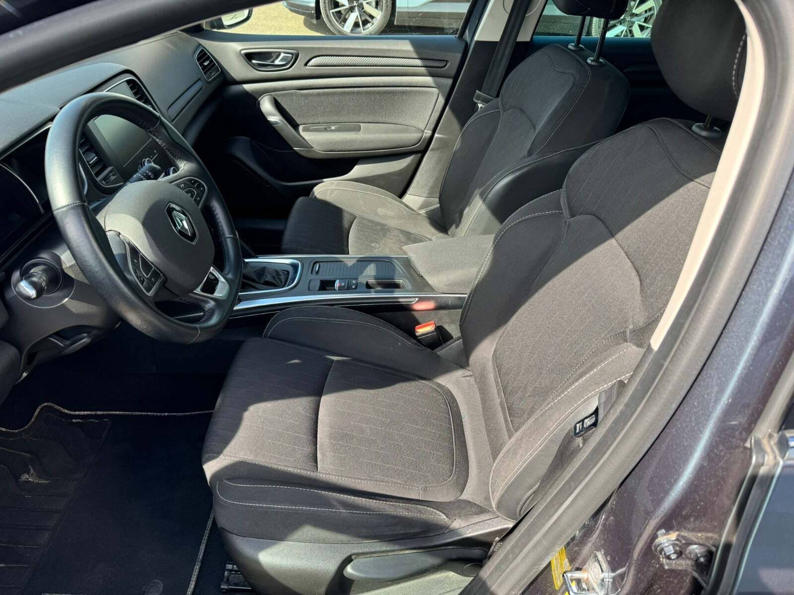 Renault Megane IV 1,3 TCe 140 Intens Sport Tourer EDC