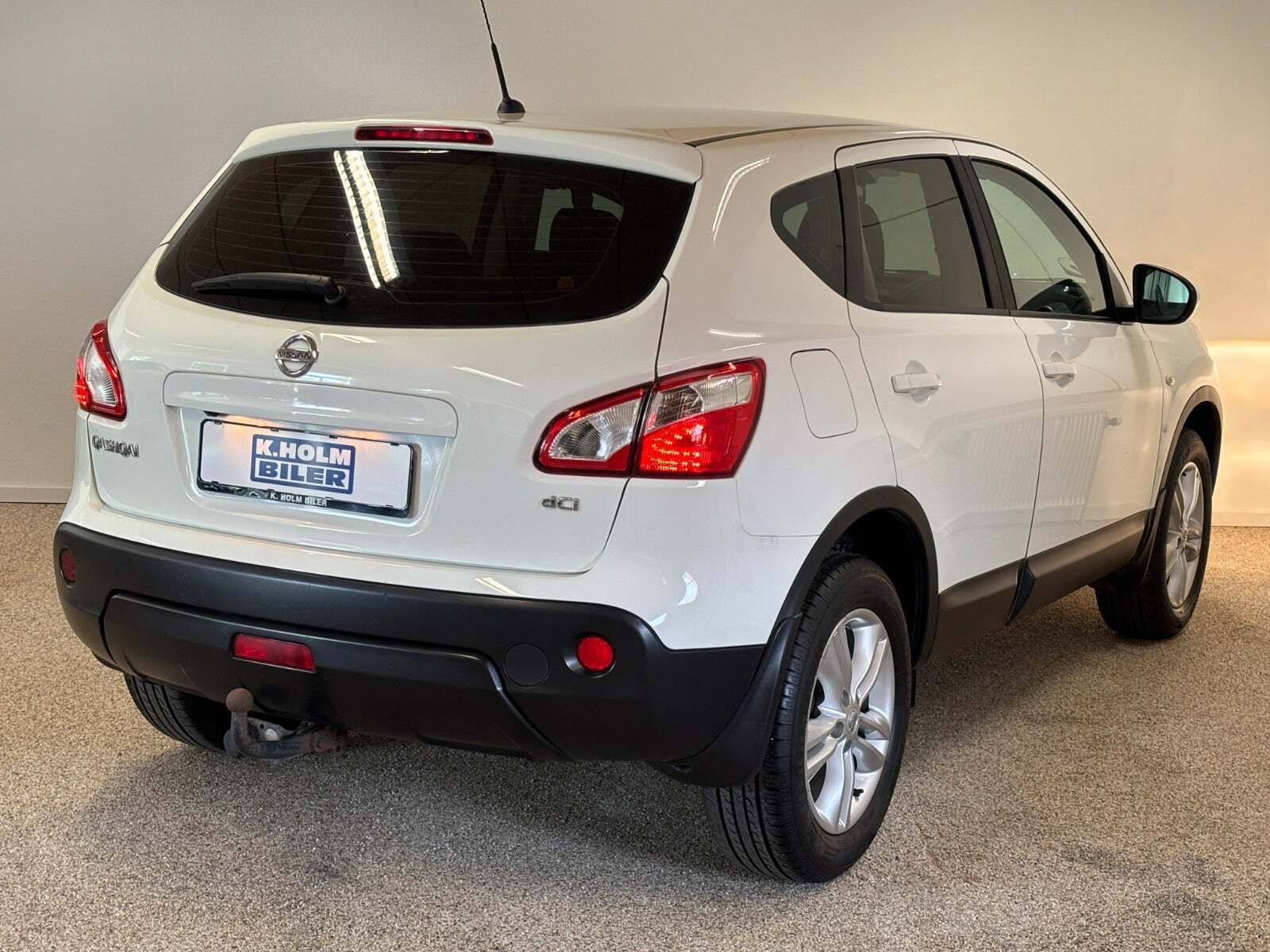 Hvid Nissan Qashqai fra 2013