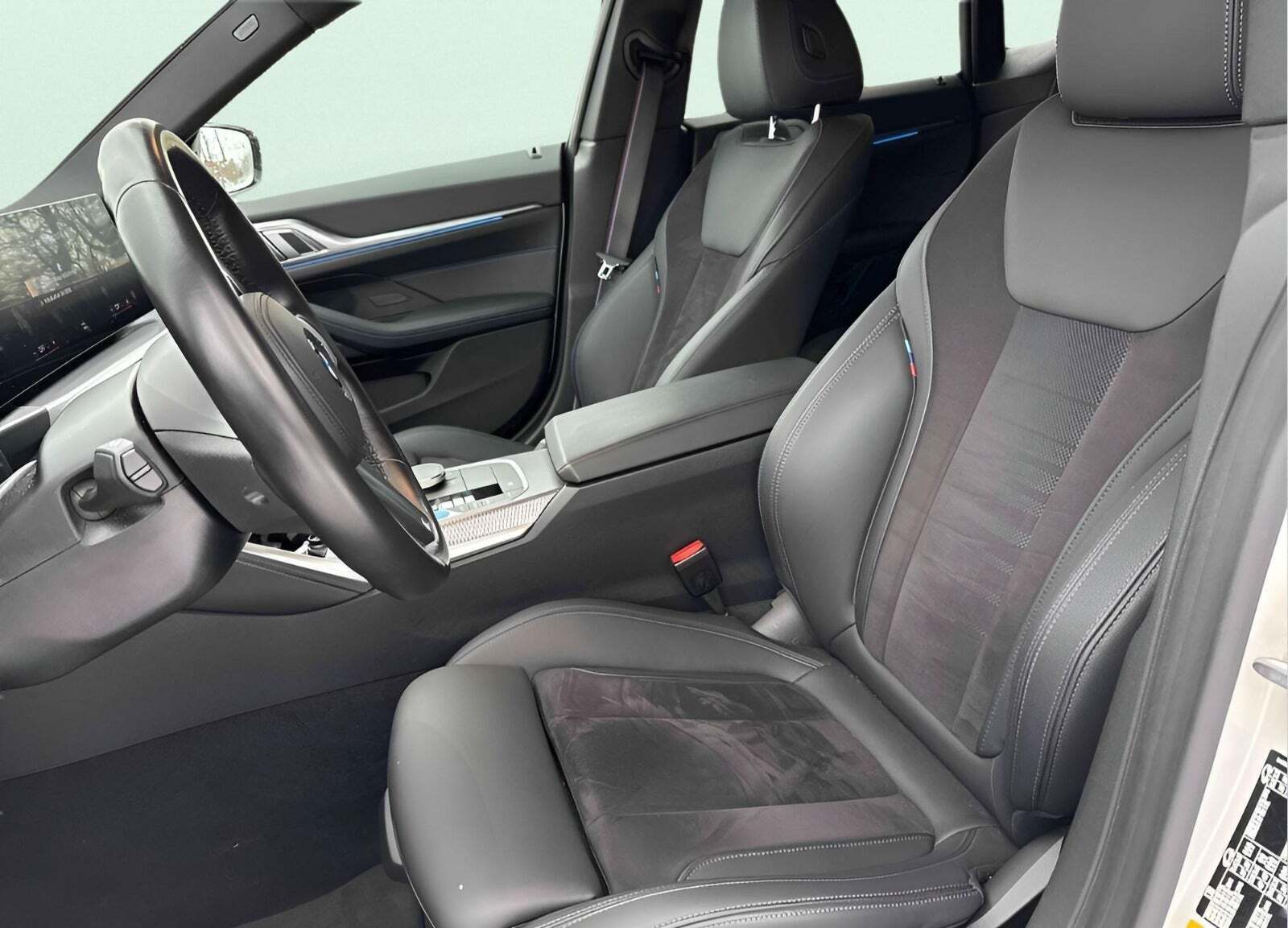 Hvid BMW i4 fra 2023