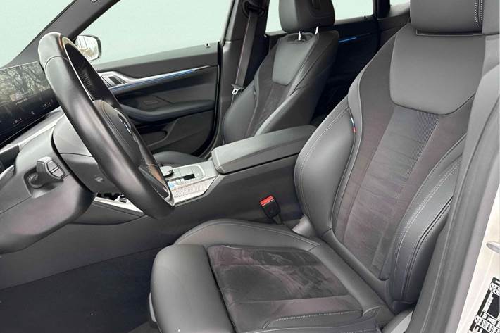 Hvid BMW i4 fra 2023