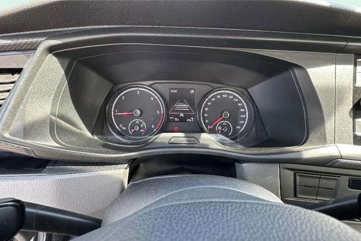 Sort VW Transporter fra 2020