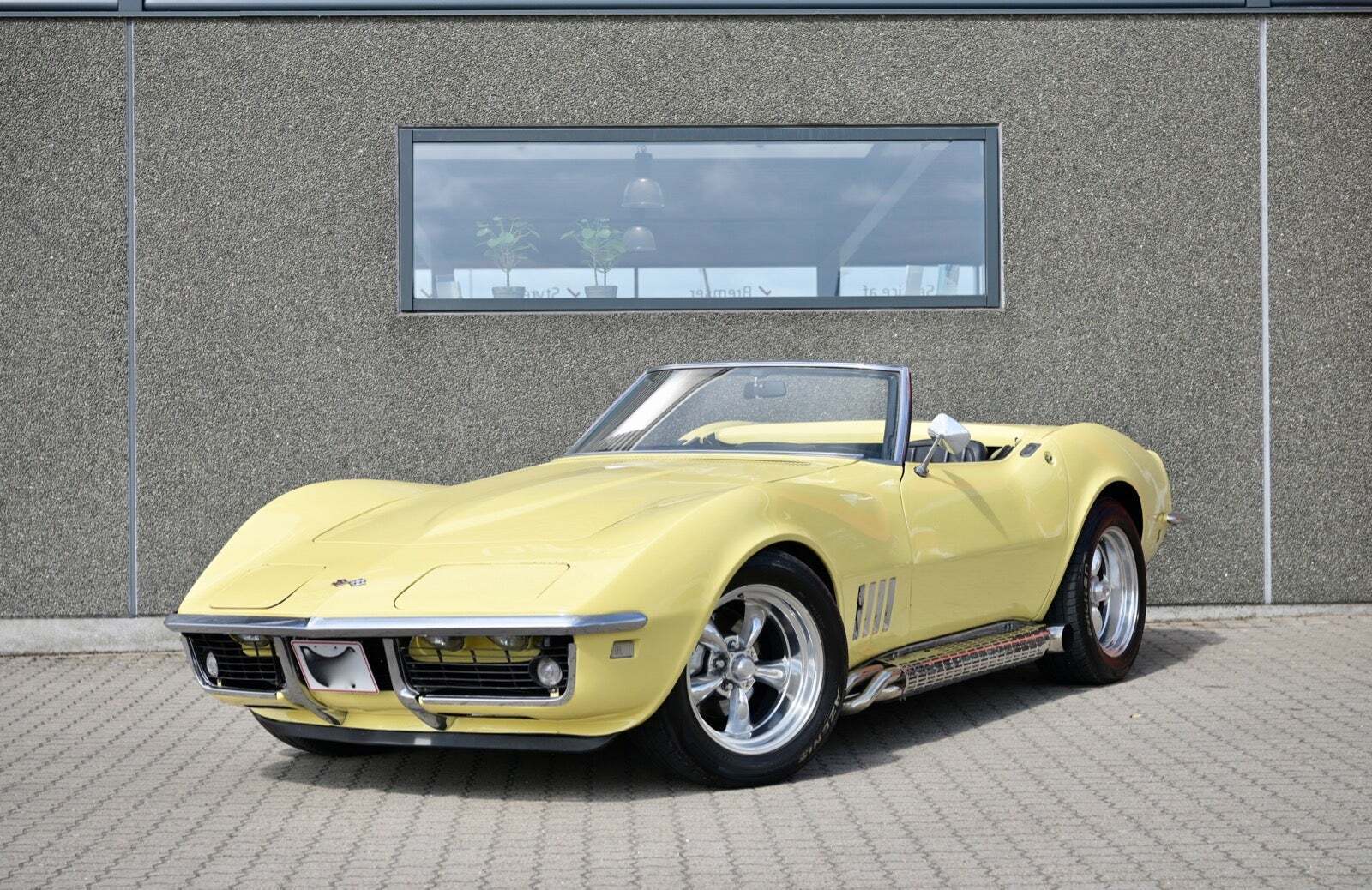 Chevrolet Corvette Convertible
