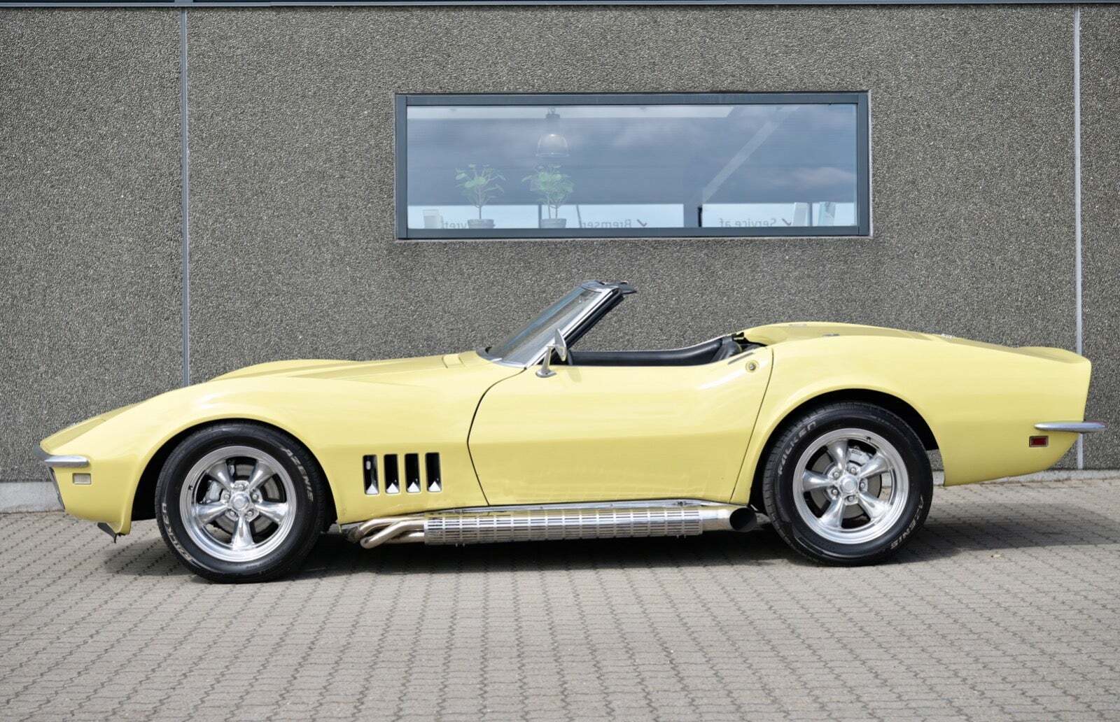 Chevrolet Corvette Convertible