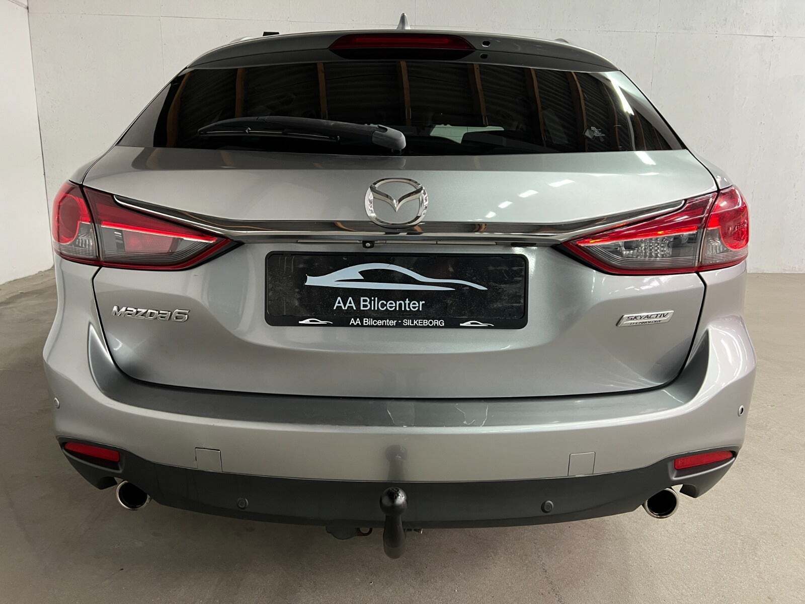 Grå Mazda 6 fra 2013