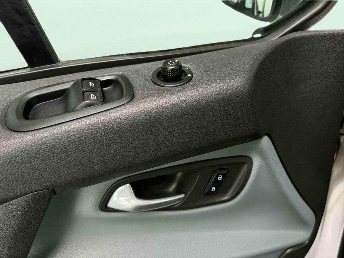 Hvid Ford Transit Custom 340L fra 2017