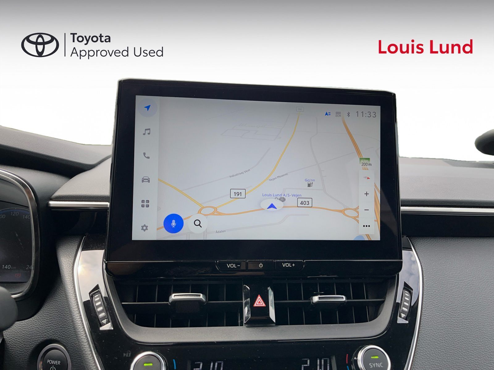 Rød Toyota Corolla fra 2024