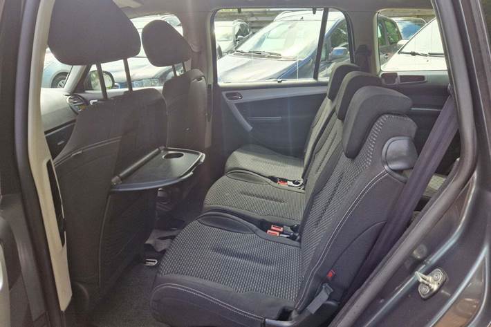 Grå Citroën Grand C4 Picasso fra 2013