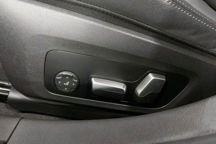 Hvid BMW i4 fra 2024